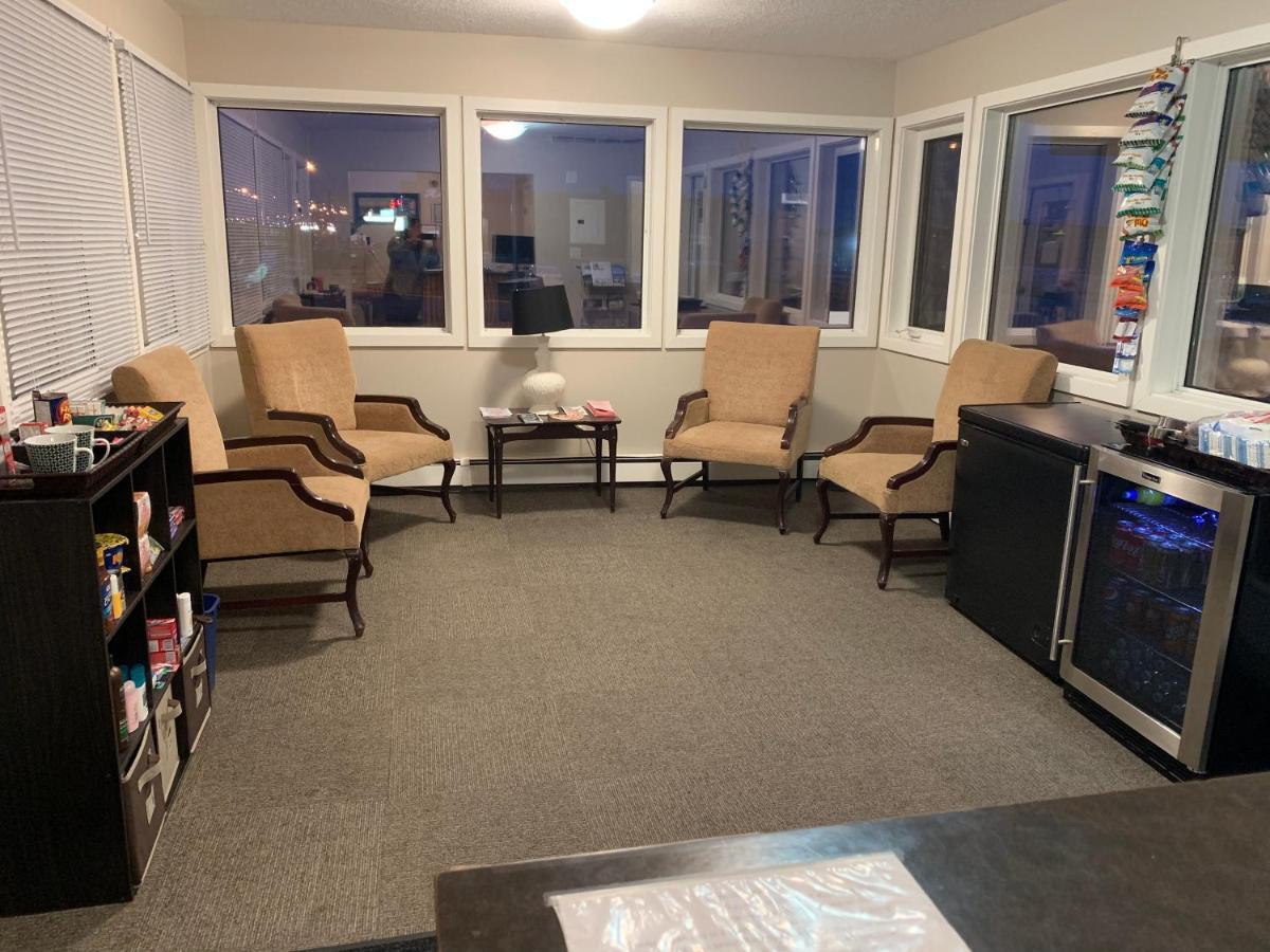 Cold Lake Airways Motel מראה חיצוני תמונה